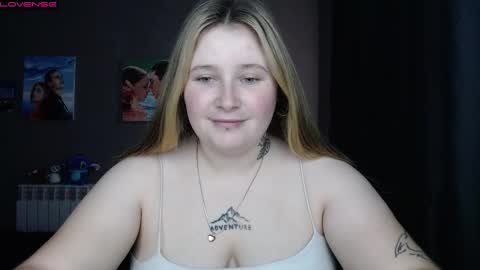Snapshot of light_lunaa chatting on 09-29-25, 07:02 light_lunaa online show from 09-29-25, 07:02