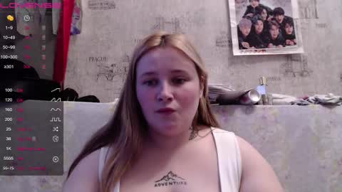 light_lunaa online show from 11-11-25, 10:04