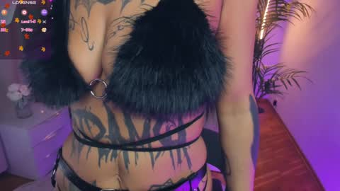 Snapshot of light_my_f1re chatting on 12-15-25, 06:06 Melissa online show from 12-15-25, 06:06