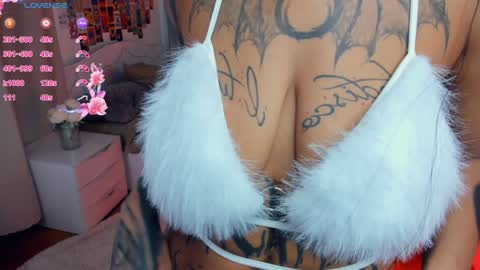 Snapshot of light_my_f1re chatting on 02-21-26, 06:14 Melissa online show from 02-21-26, 06:14