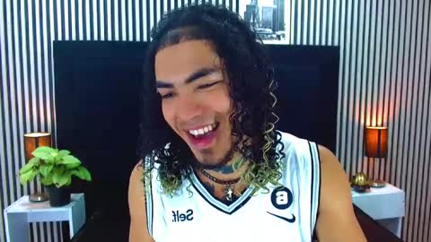 Snapshot of lihanjor_23 chatting on 10-20-25, 12:49 Lihan online show from 10-20-25, 12:49