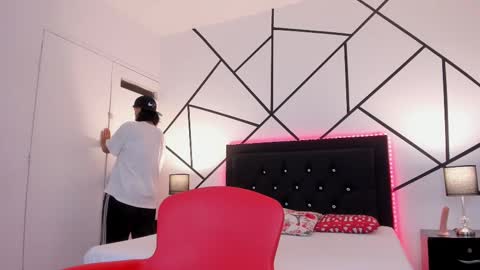 liiam_smith_ online show from 01-22-25, 11:45