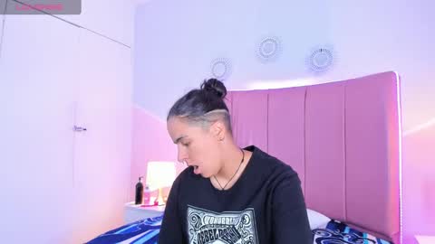 liiam_smith_ online show from 10-10-25, 03:55