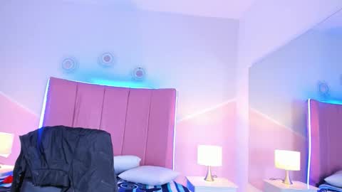 liiam_smith_ online show from 10-18-25, 01:23