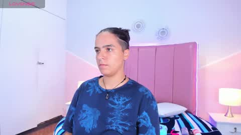 liiam_smith_ online show from 10-20-25, 12:38