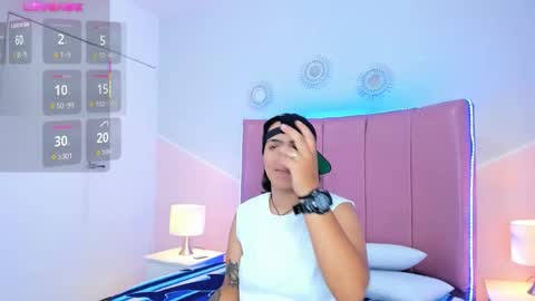 liiam_smith_ online show from 11-12-25, 01:11