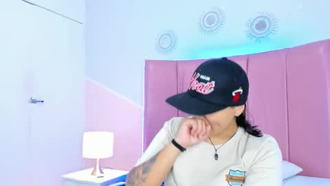 liiam_smith_ online show from 11-13-25, 01:54