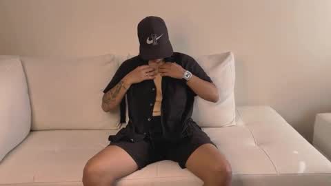 liiam_smith_ online show from 11-24-25, 12:38