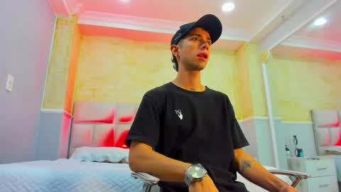 L I I A M online show from 02-10-25, 04:08