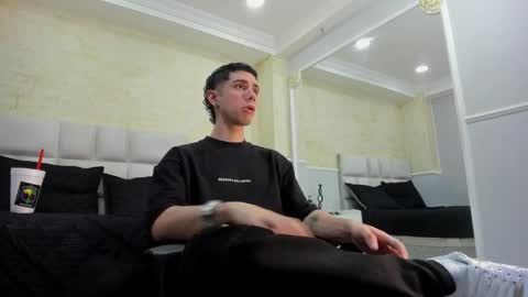 L I I A M online show from 02-16-25, 04:09