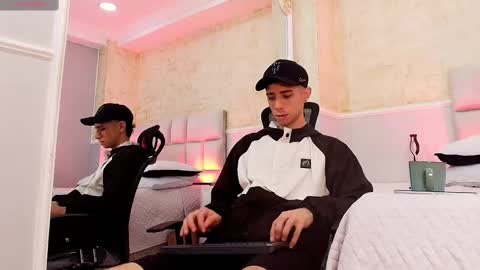 L I I A M online show from 03-08-25, 05:07