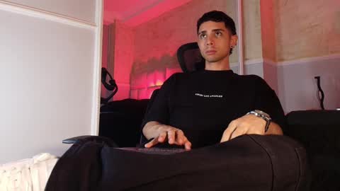 L I I A M online show from 03-11-25, 01:56