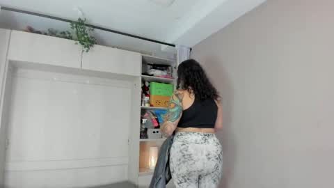 Snapshot of liiavega chatting on 04-13-26, 11:37 online show from 04-13-26, 11:37