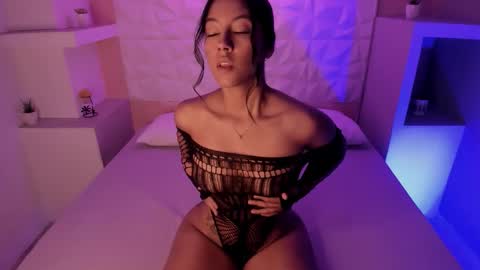 LiizJones online show from 10-14-25, 04:41