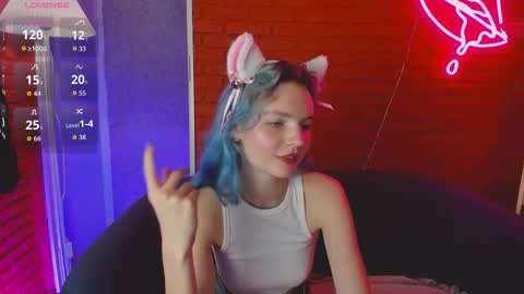 Snapshot of lika_sky chatting on 10-15-25, 06:35 lika_sky online show from 10-15-25, 06:35