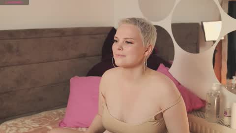 likaaberry online show from 10-14-25, 05:14