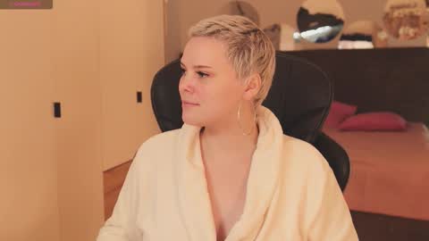 likaaberry online show from 11-25-25, 11:43