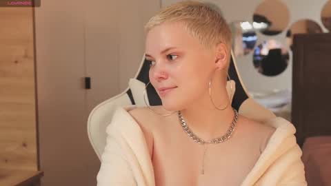 likaaberry online show from 12-21-25, 12:01