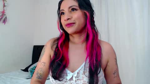 Snapshot of likedpants01 chatting on 11-25-25, 03:56 likedpants01 online show from 11-25-25, 03:56