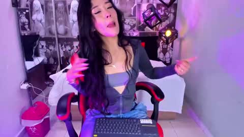 Lili Cey online show from 09-11-25, 07:25