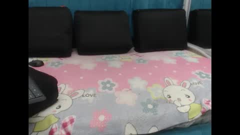 lil_rose2006 online show from 10-15-25, 12:27