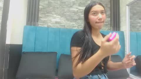 lil_rose2006 online show from 11-10-25, 12:48