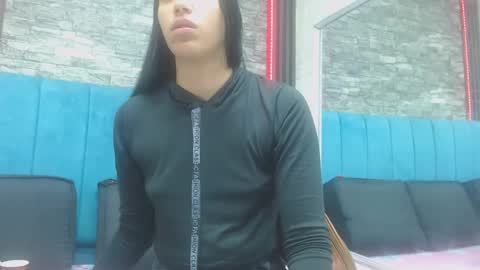 lil_rose2006 online show from 11-17-25, 11:16