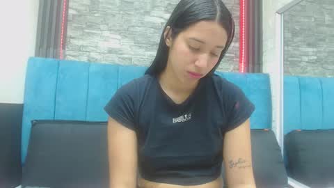 lil_rose2006 online show from 11-20-25, 01:00