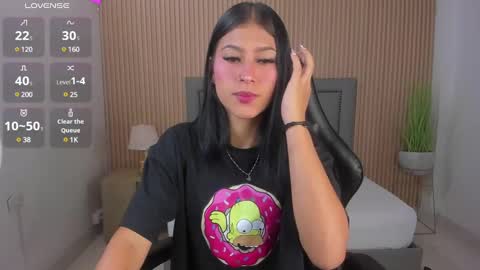 Snapshot of lil_star_ chatting on 12-09-24, 12:19 Star online show from 12-09-24, 12:19