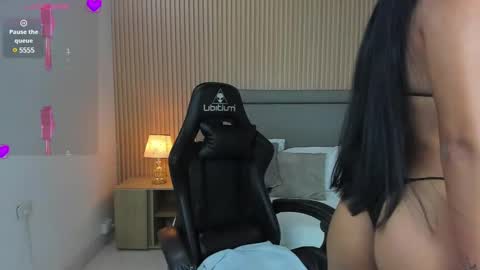 Snapshot of lil_star_ chatting on 02-13-25, 12:32 Star online show from 02-13-25, 12:32