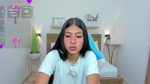 Snapshot of lil_star_ chatting on 03-03-25, 03:31 Star online show from 03-03-25, 03:31