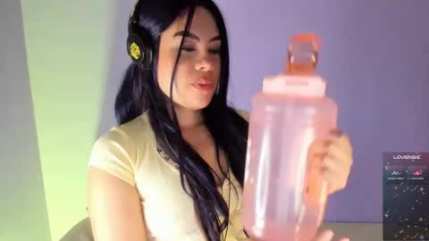 Snapshot of lil_swaay chatting on 01-28-25, 02:21 Lola online show from 01-28-25, 02:21