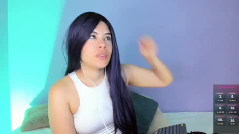 Snapshot of lil_swaay chatting on 02-23-25, 05:23 Lola online show from 02-23-25, 05:23