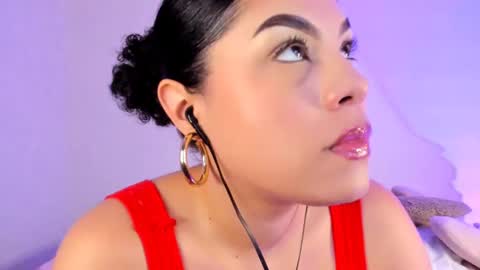 Snapshot of lil_swaay chatting on 10-06-25, 01:14 Lola online show from 10-06-25, 01:14