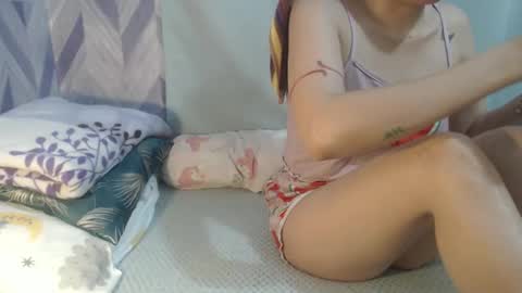 Snapshot of lil_sweetgirl4u chatting on 11-17-25, 04:24 lil_sweetgirl4u online show from 11-17-25, 04:24