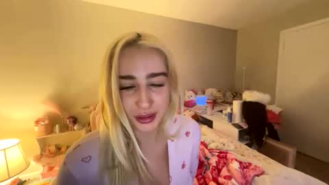 Pink mink online show from 01-17-26, 05:34