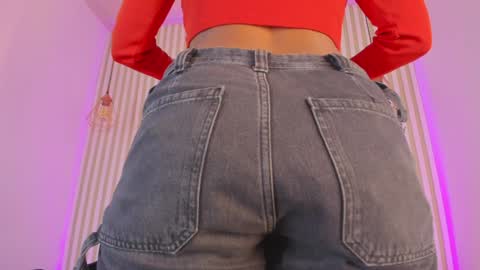 Snapshot of lila_cohen chatting on 12-23-24, 08:47 L I L A online show from 12-23-24, 08:47
