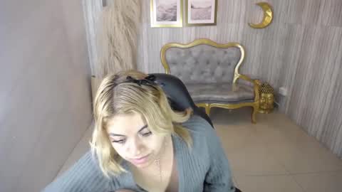 Lili online show from 02-20-25, 09:00