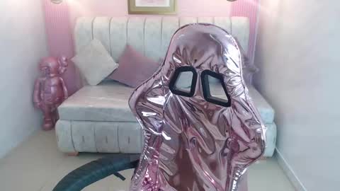 Lili online show from 02-21-25, 10:28