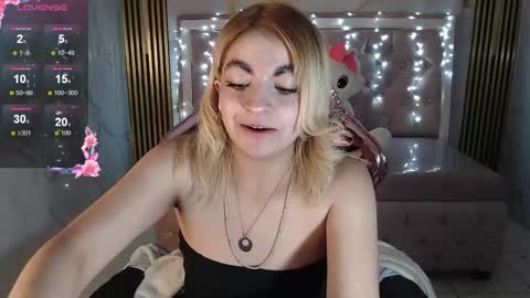 Lili online show from 10-02-25, 04:19