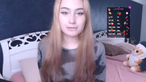 Snapshot of lili_luuu chatting on 10-19-25, 04:24 Lilu online show from 10-19-25, 04:24