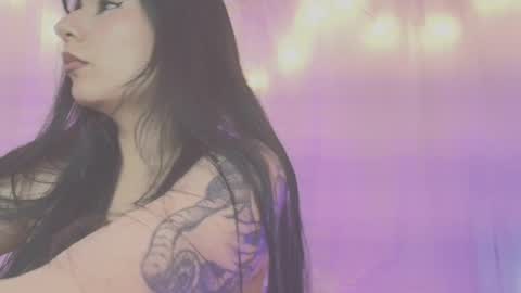 Snapshot of lili_tay chatting on 10-15-25, 08:20 Lili online show from 10-15-25, 08:20