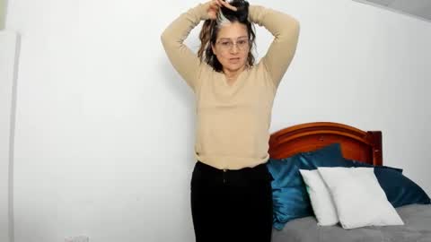 liliamilf online show from 10-07-25, 11:13