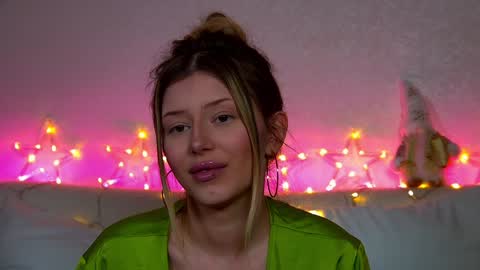 Mia online show from 12-15-24, 10:18