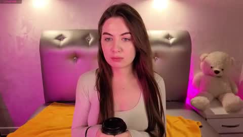 Snapshot of liliacrown chatting on 11-07-25, 05:13 Lilia online show from 11-07-25, 05:13