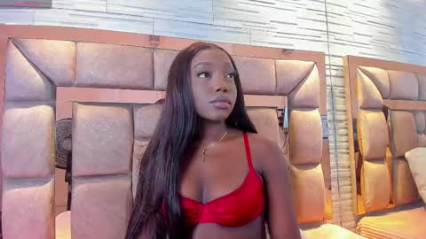 LILIAN  online show from 10-06-25, 07:44