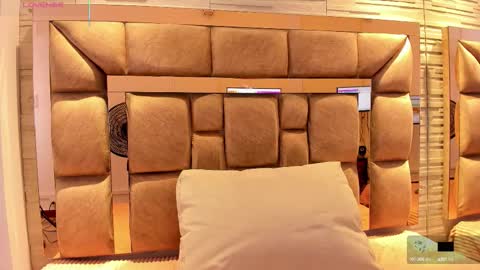 LILIAN  online show from 10-18-25, 07:03