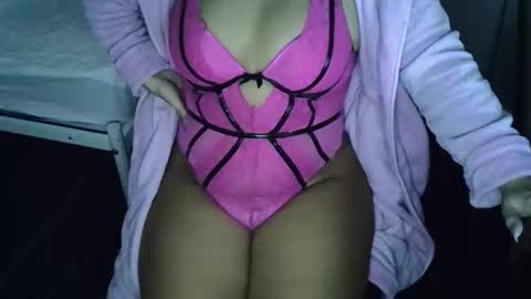 Snapshot of lilianarose_xx chatting on 10-19-25, 10:54 Lilianarose online show from 10-19-25, 10:54