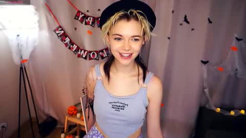 Lilian online show from 10-16-25, 07:09