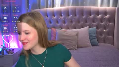 Snapshot of lilianhoward chatting on 03-20-26, 11:59 Lilian online show from 03-20-26, 11:59